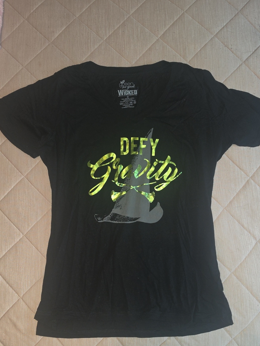 Wicked 'Defy Gravity' Graphic Tee XL